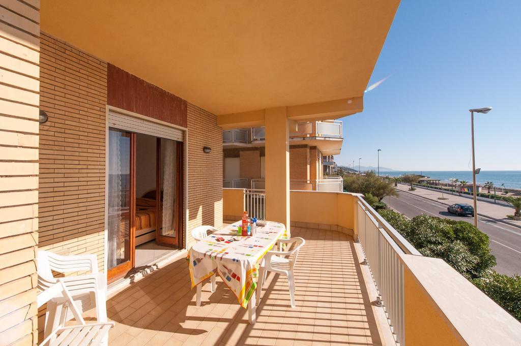 Il Mare In Giardino Apartment Scauri  Exterior foto